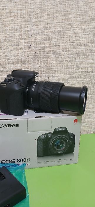 Canon EOS 800 D .