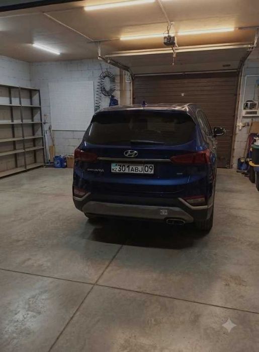 Автомобиль кроссовер Hyundai Santa fe