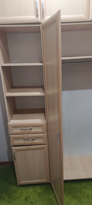 Продам 2 одинаковых шкафа в комнату