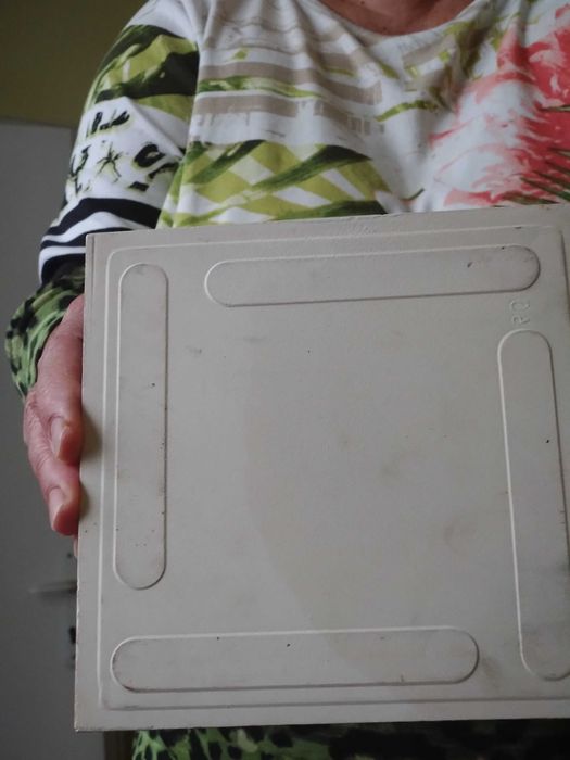 Фаянсови плочки бяло-сини