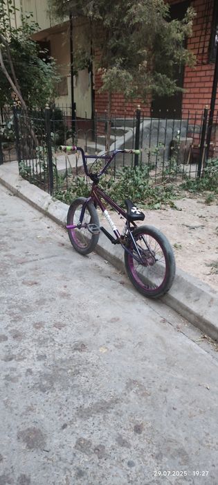 Стильный BMX Kenstone для трюков и катания