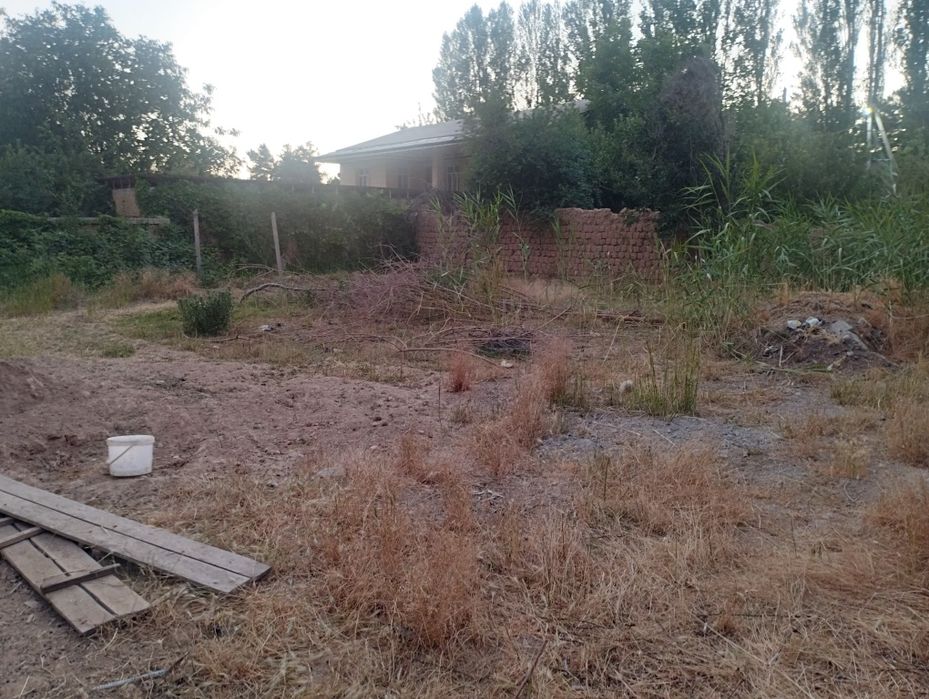 Yer Sotiladi srochna 2.2 sotix Qibray tumani Oʻnqoʻrgʻon mahalla