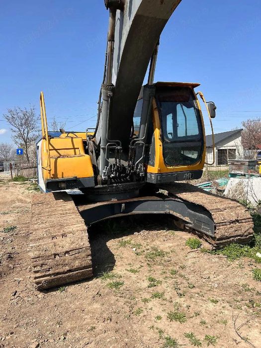 Excavator Volvo EC240