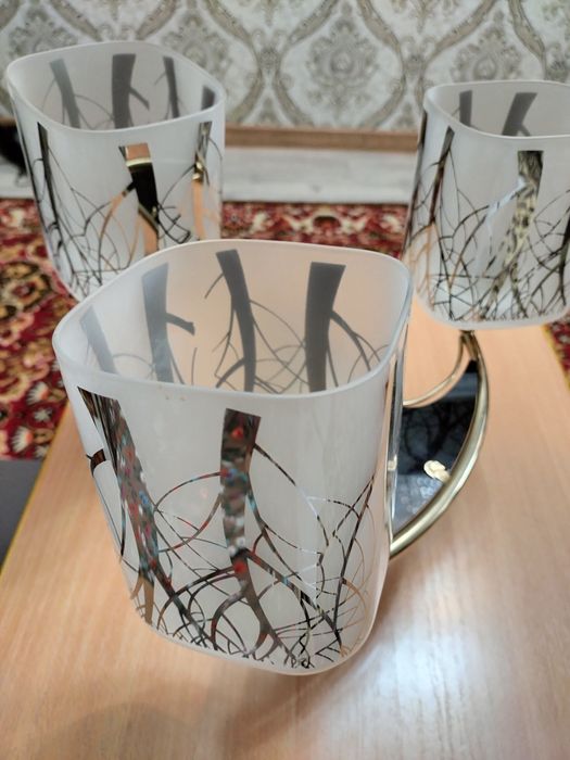 Продам 3 х рожковую люстру