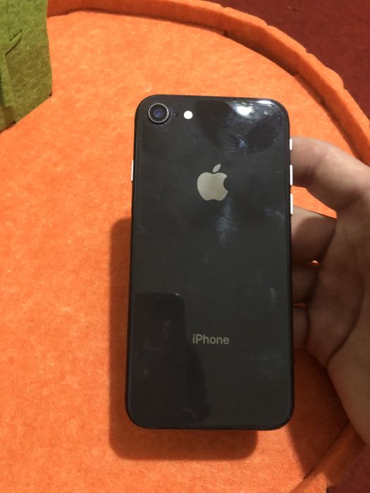 Iphone 8 в поностью рабочем состоянии