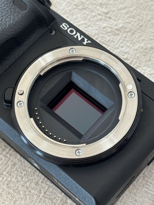 Sony A6400 body + 4baterii
