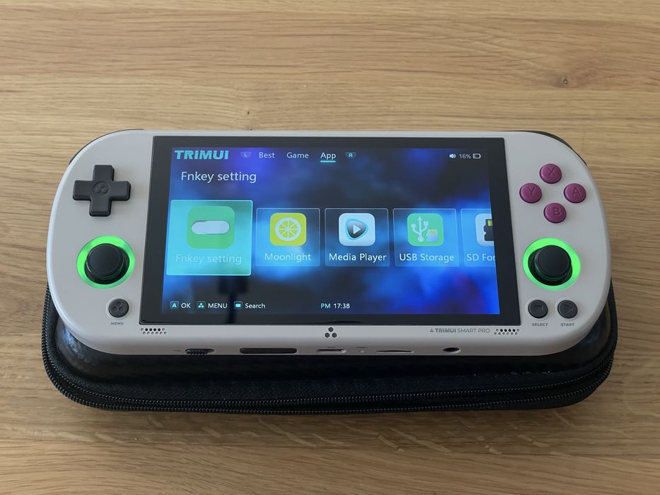 Trimui Smart Pro 256GB – Consolă Retro NOUĂ + Husă