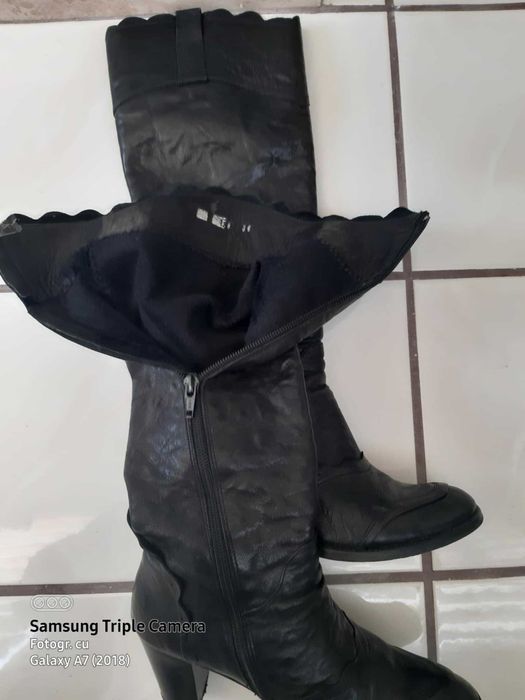 Doua perechi cizme piele naturala marime 36