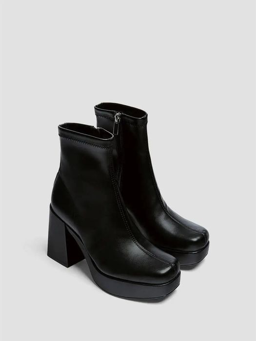 Черные ботильоны на высокой платформе