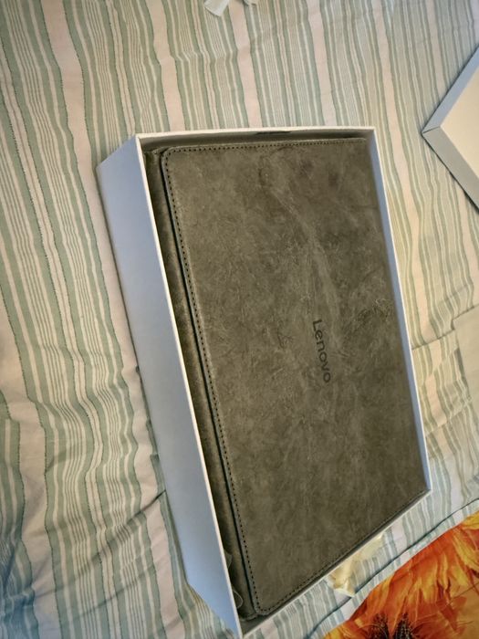 Tableta lenovo Tab Plus  8 gb ram