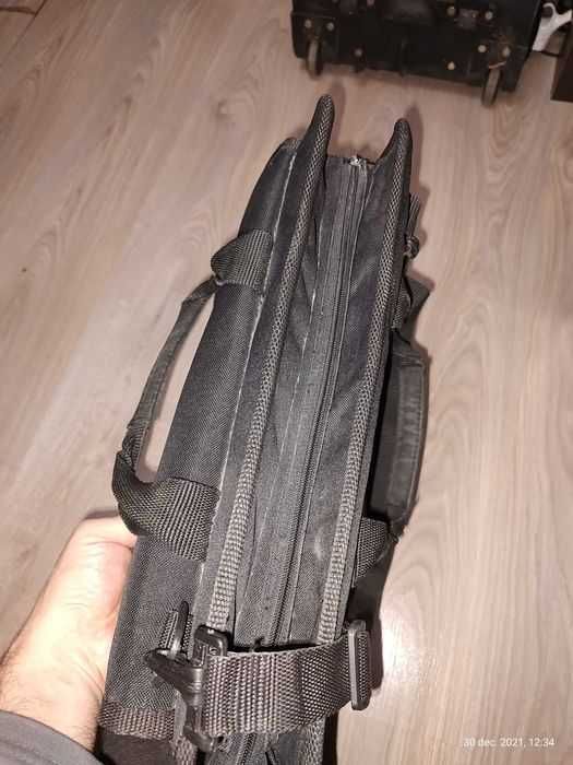 Geanta solida de laptop cu 4 compartimente