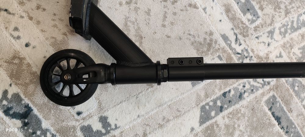 Продам детский  самокат трюковый новый