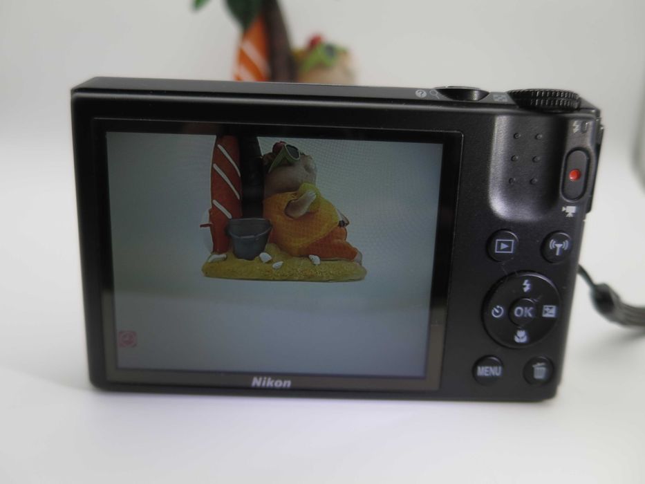 Nikon Coolpix S7000 ултра компактен цифров фотоапарат с 20х опичен зум, 16MP, Wi-Fi, Full-HD видео клип, дигитална камера в отлично състояни