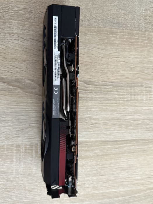 AMD 7600rx Radeon Saphire  Pulse 8gb vram GDDR6 128bit