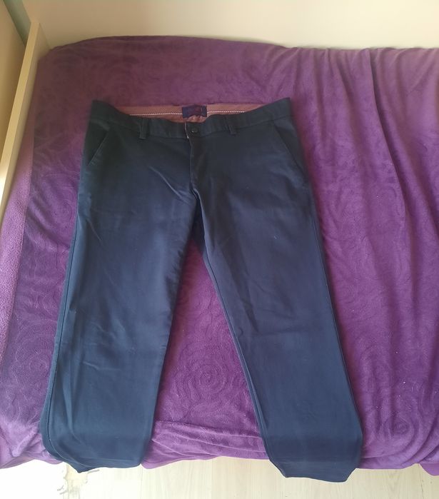 Vând costum bărbați stare foarte bună