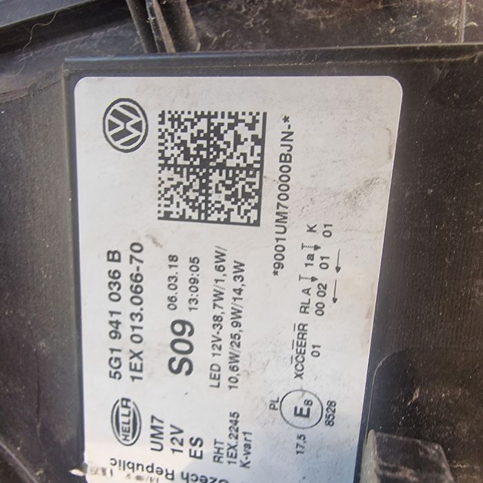 VW GOLF GTE 2018 десен фар