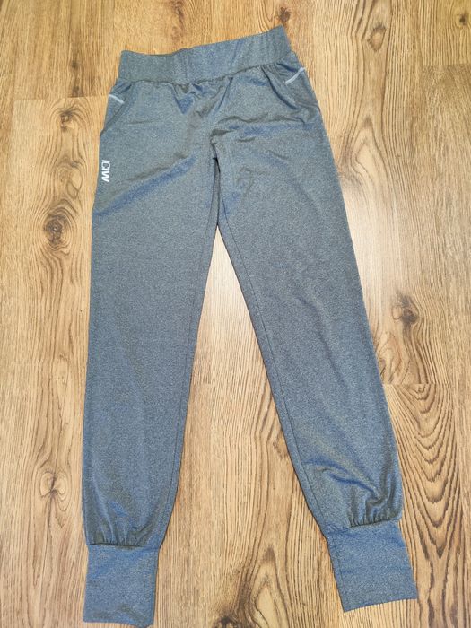 Уникален спортен се! Размер S.