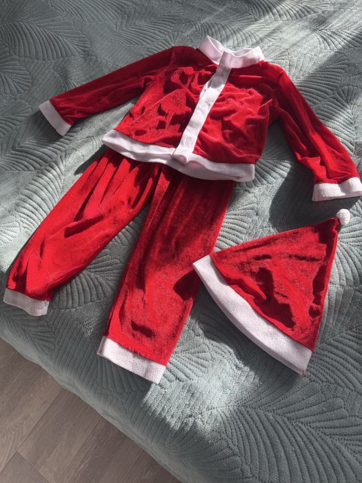 Продаю новогодний костюм санты