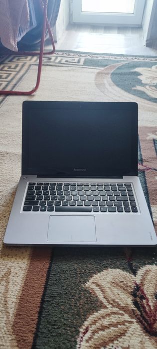 Продам ноутбук срочно.