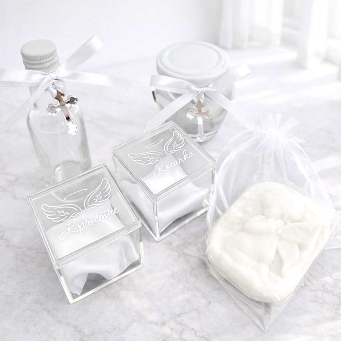 Персонализирани комплекти за кръщене – хавлии, кутии и подаръци