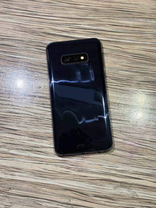Samsung S10e  8/128gb  sotiladi