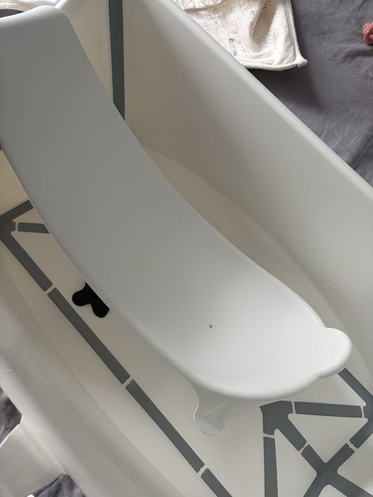 Продавам Stokke® Flexi Bath® Сгъваема ваничка с подложка White-30 евро.