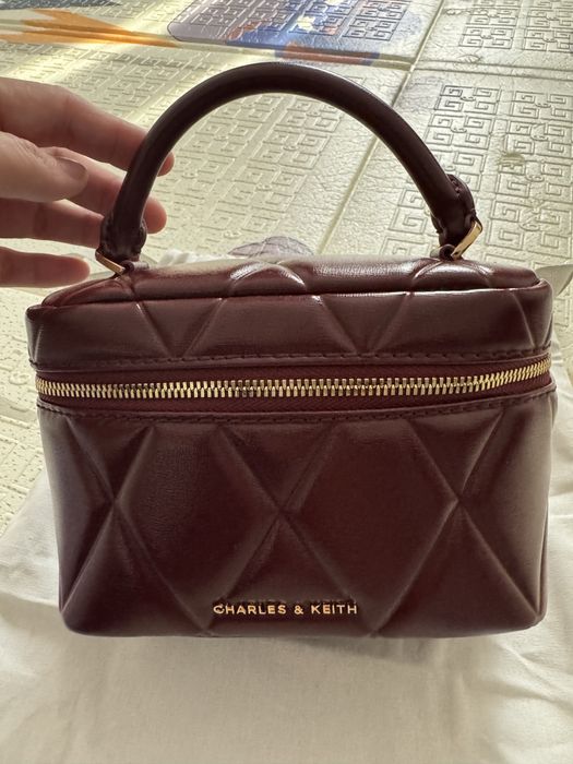 Сумка оригинал charles&keith