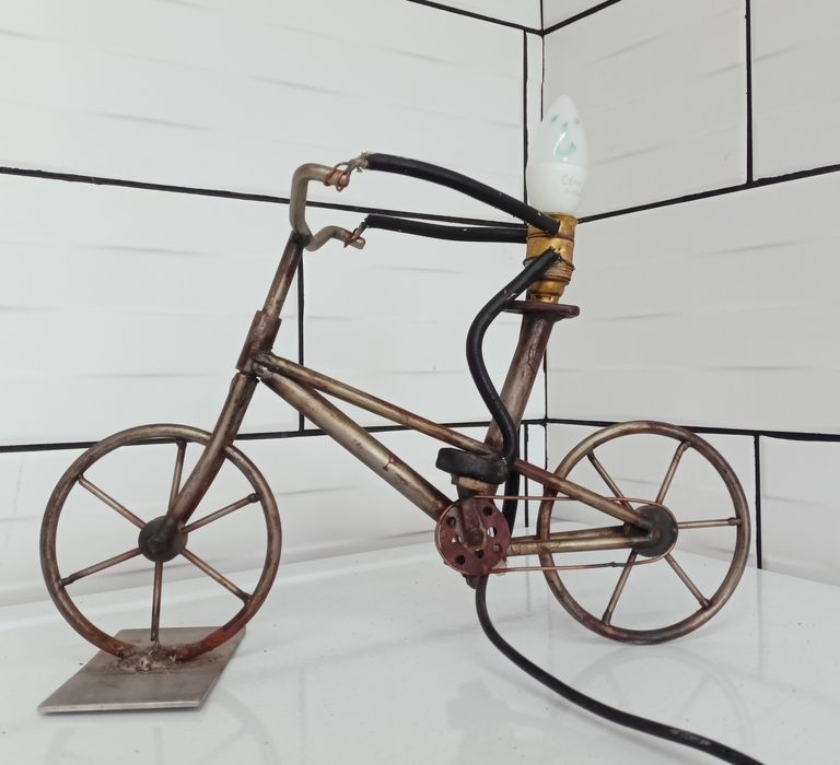 Veioza, lampa de birou, biciclist, industrial