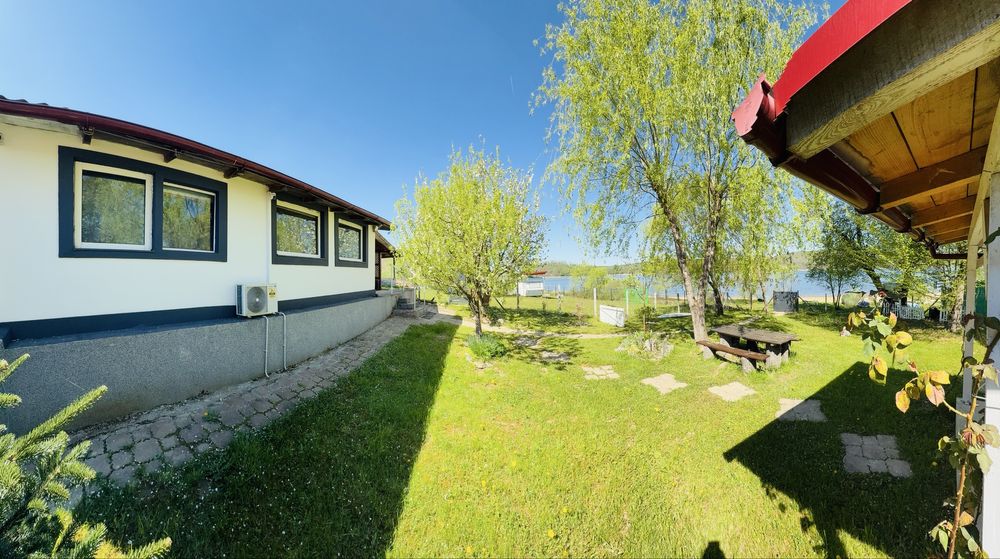 Închiriez casă de vacanță la Lacul Surduc, cu ieșire directă la lac