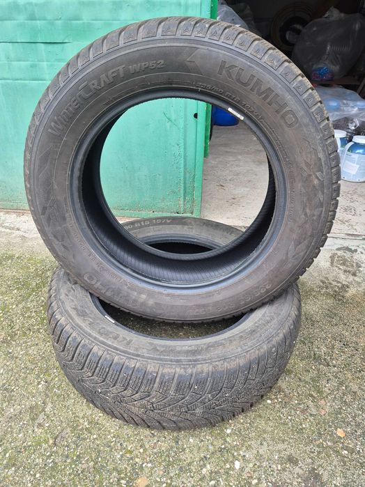 Две зимни гуми Kumho Winter Craft 235/60/18
