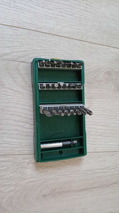 Vand Set de biti/ accesorii de insurubat, marca Bosch