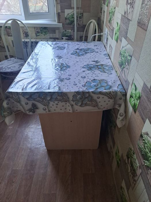 Стол кухонный продам