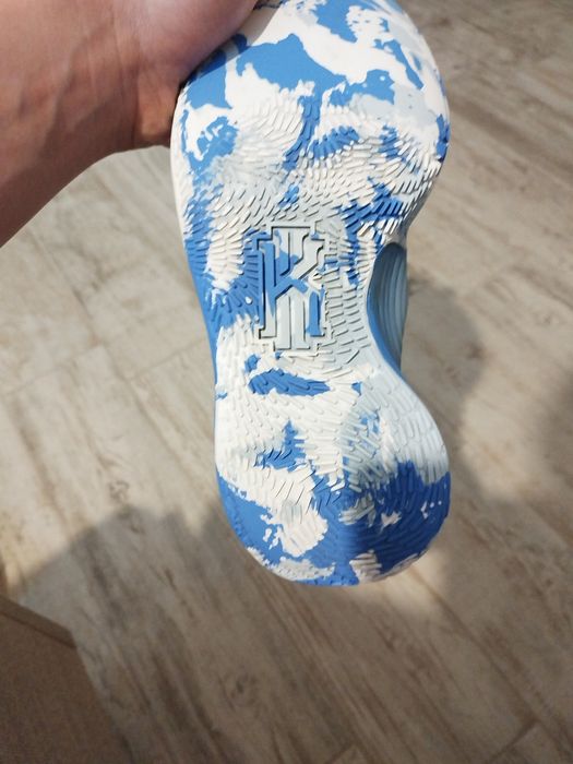 Маратонки Nike  kiry 3 low