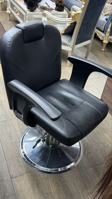 Парикмахерское кресло
