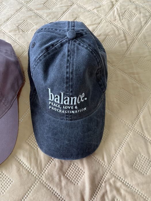 Дамски шапки H&M