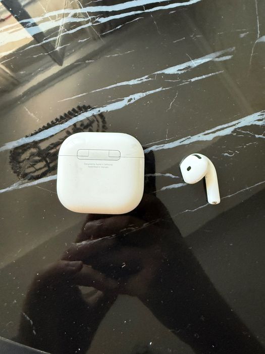 AirPods 4 (Оригинал) - Кейс + Правый Наушник