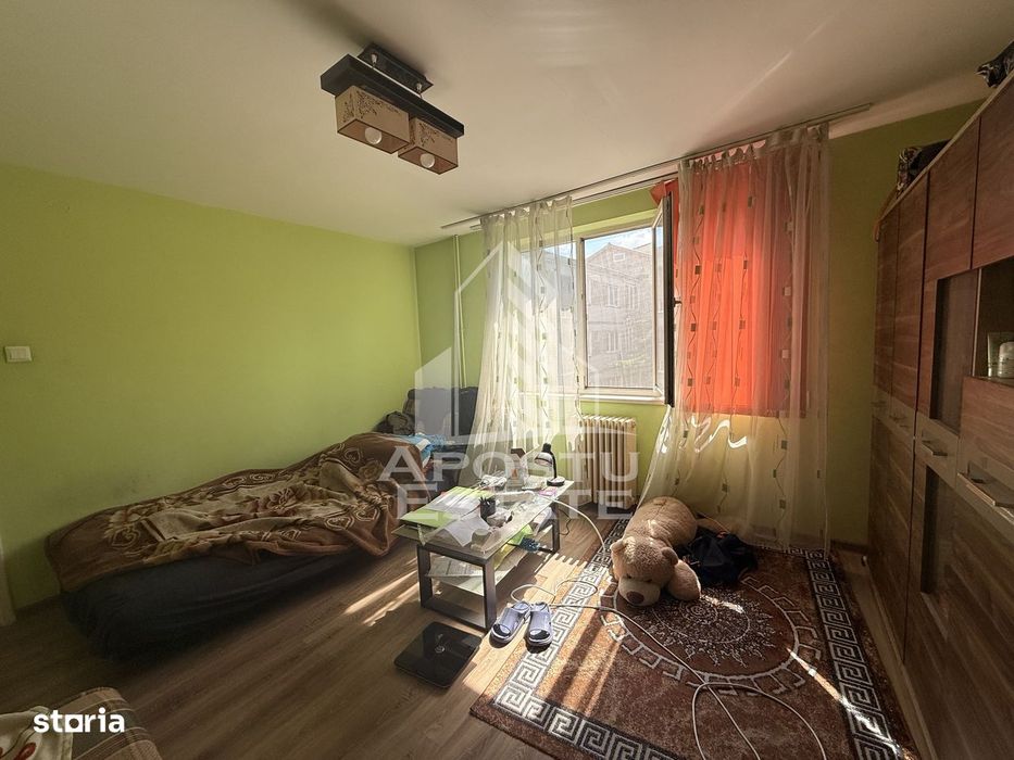 Apartament cu 2 camere de vanzare, zona Circumvalațiunii Timisoara