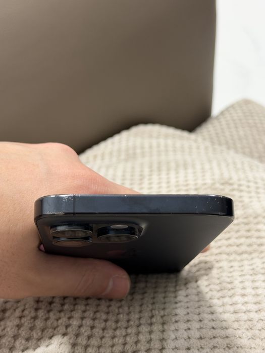 iPhone 15 Pro Max - 90% Battery Health