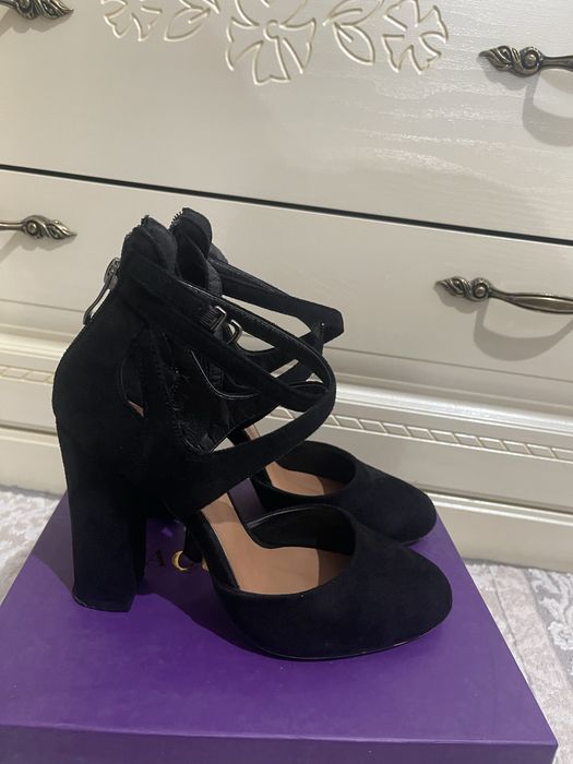 Продам туфли замшевые