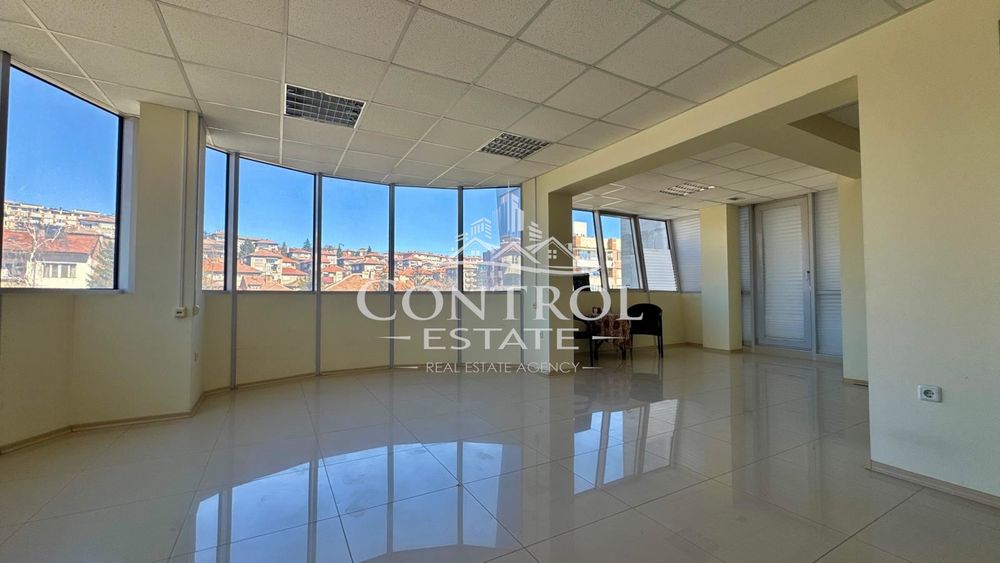 Офис в Велико Търново-Център площ 57 цена 88500