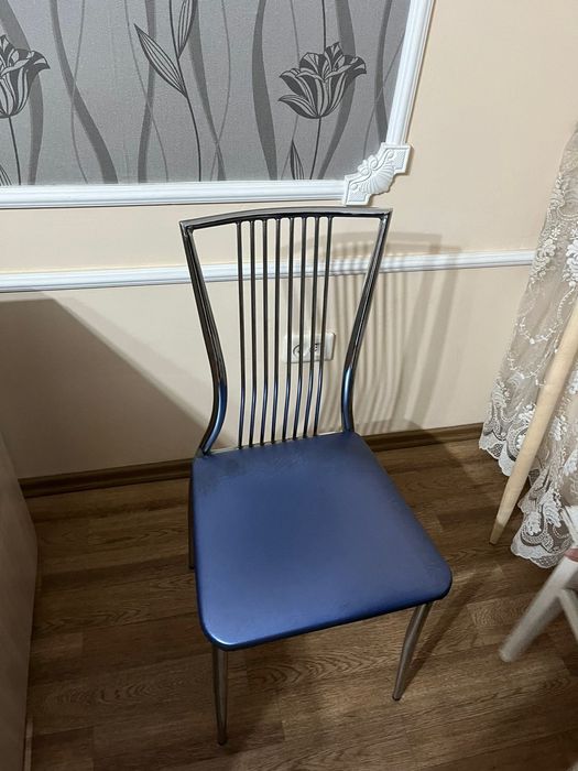 Продам стулья металлические