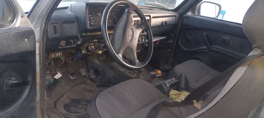 Продам ниву 5 дверей