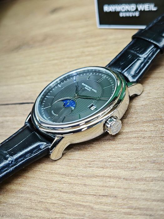 Швейцарские часы RAYMOND WEIL, механика.