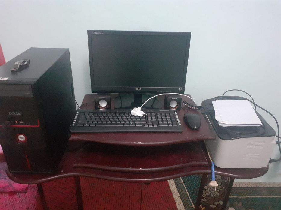 Kompyuter sotiladi narxi + printeri ham bor