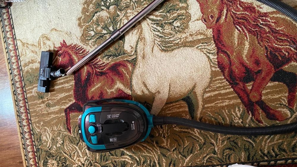 Продам пылесос vitek