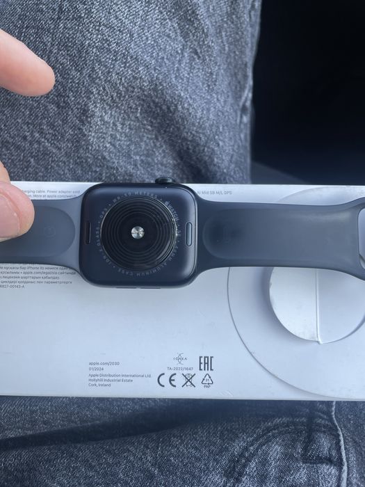 Срочно Продам часы Apple Watch SE gen2 2024