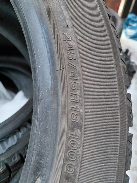 Продам шины. На 18. Липучки