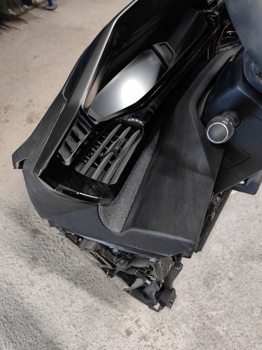 Арматурно табло с ляв еър бег за Peugeot 408 / Пежо 408 2024г