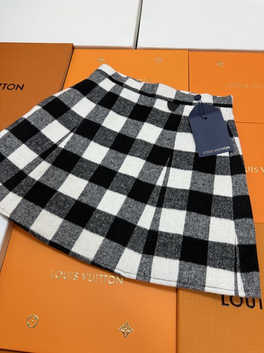 LVL дамска пола New Season