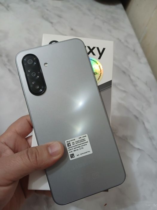 Samsung A 17 6/128 Sotiladi